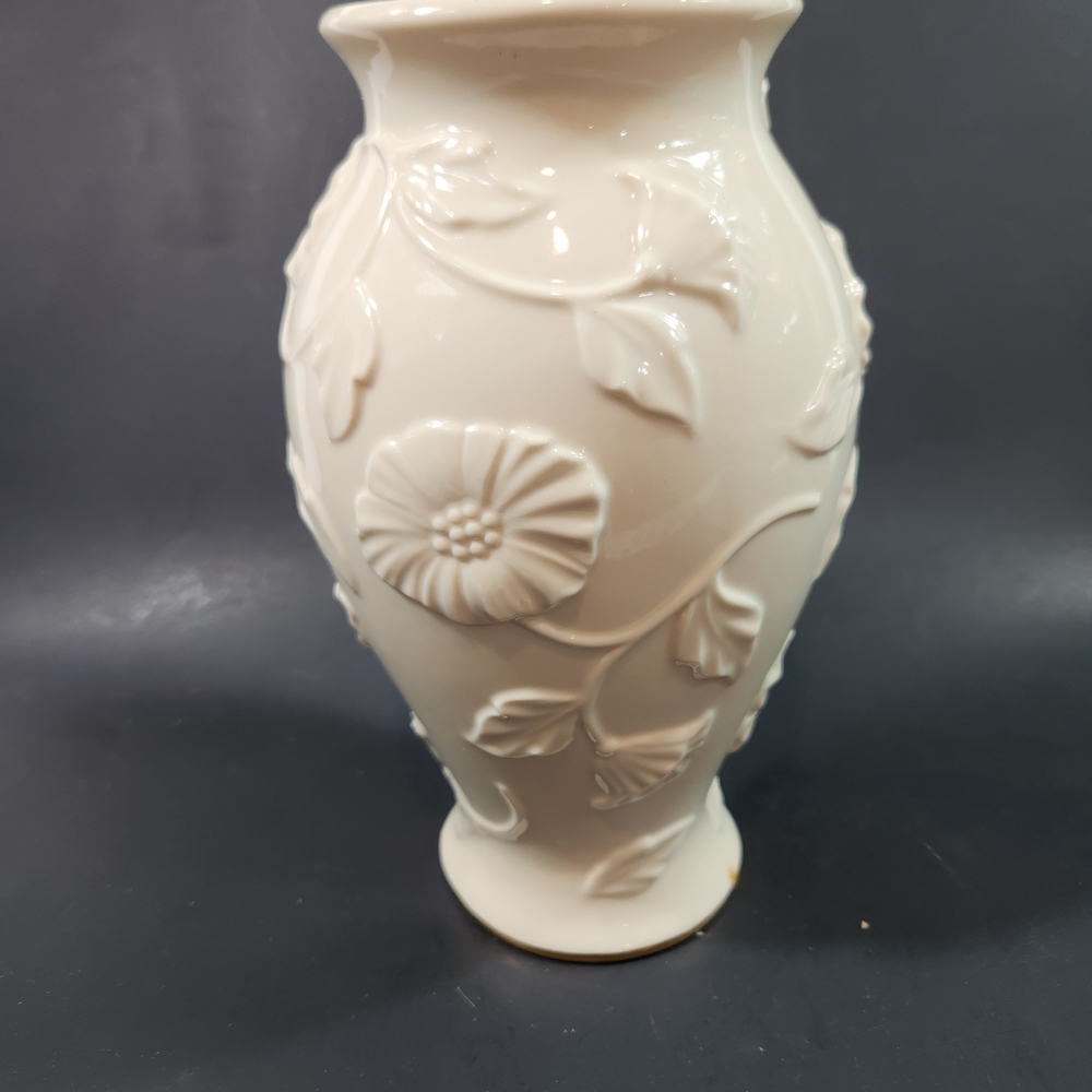 Lenox Cream Artisan Vase Fine Porcelain China Poppies 3D embossed - Picture 2 of 5